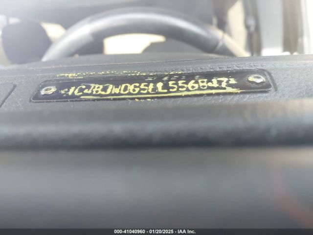 1C4BJWDG5HL556847 Jeep Wrangler Unlimited Sport 4x4