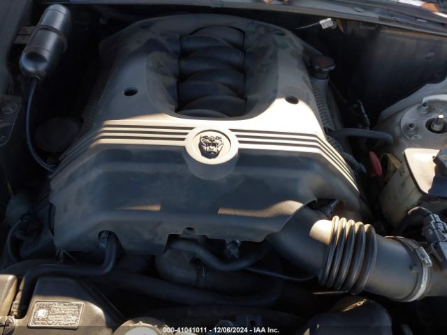 2010 JAGUAR XF SAJWA0FA3AHR60957 Photo 9