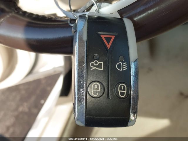 2010 JAGUAR XF SAJWA0FA3AHR60957 Photo 10