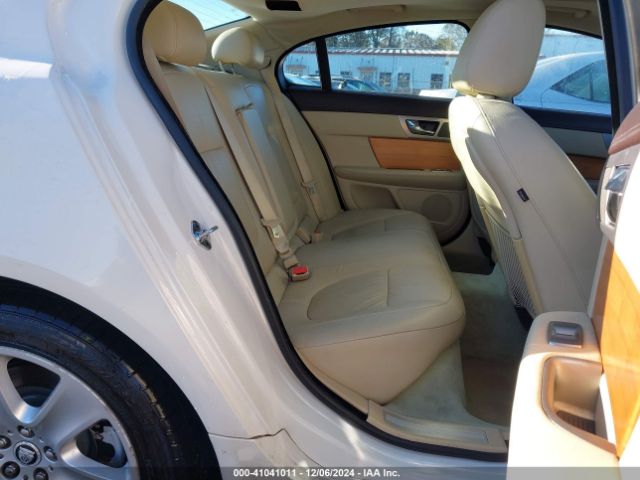 2010 JAGUAR XF SAJWA0FA3AHR60957 Photo 7