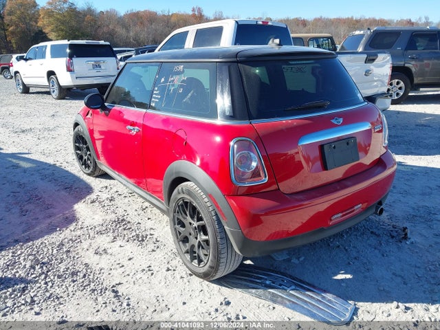2013 MINI HARDTOP WMWSU3C51DT685617 Photo 2
