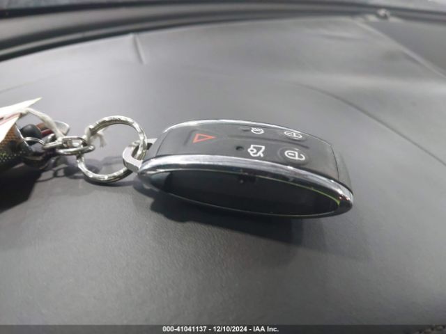 2011 JAGUAR XF SAJWA0GB9BLS07438 Photo 10