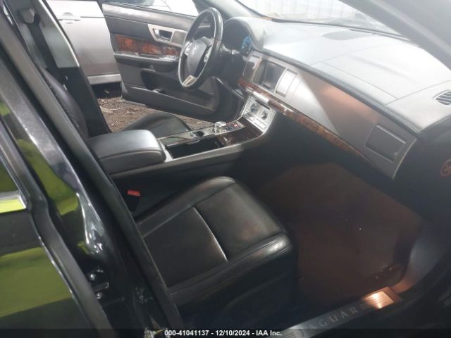2011 JAGUAR XF SAJWA0GB9BLS07438 Photo 4