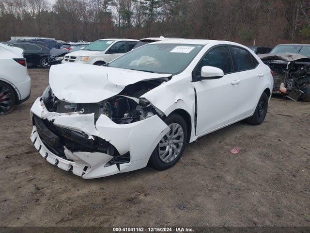 Toyota COROLLA LE 2018 2T1BURHE7JC978830 Image 2