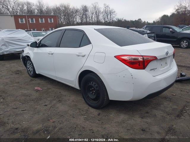 Toyota COROLLA LE 2018 2T1BURHE7JC978830 Image 3