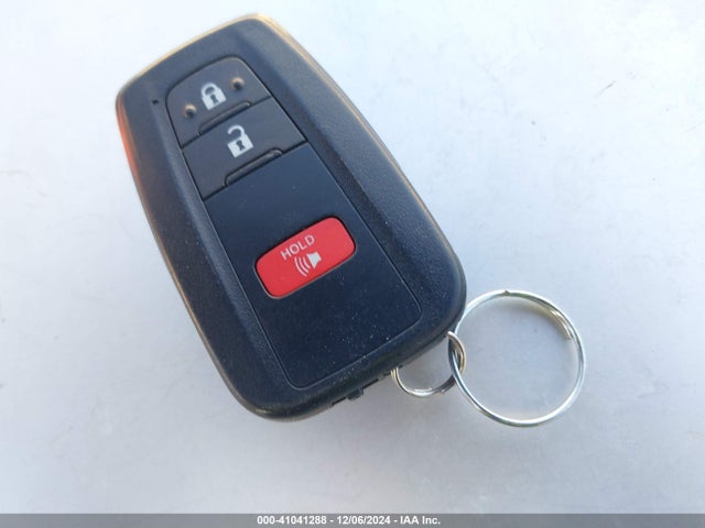 NMTKHMBX3JR013986 Toyota C-hr Xle Premium