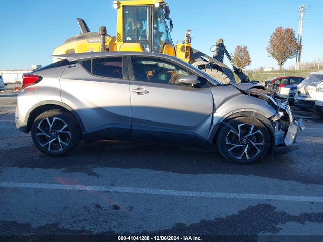 NMTKHMBX3JR013986 Toyota C-hr Xle Premium