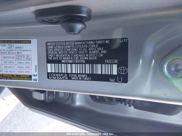 NMTKHMBX3JR013986 Toyota C-hr Xle Premium