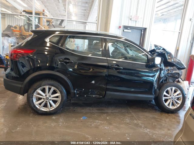 JN1BJ1CP0KW235974 Nissan Rogue Sport Sv