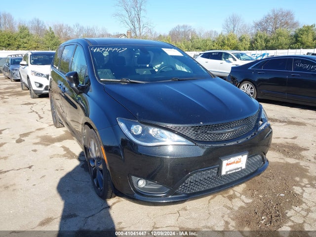 Chrysler Pacifica Touring Plus 2019 2C4RC1FG4KR593492 Image 1