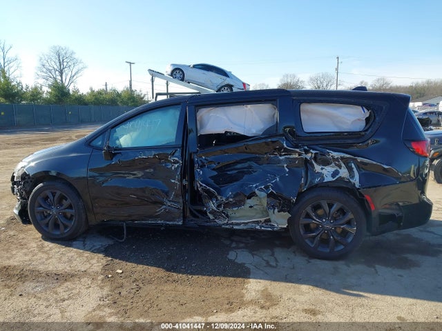 2C4RC1FG4KR593492 Chrysler Pacifica Touring Plus