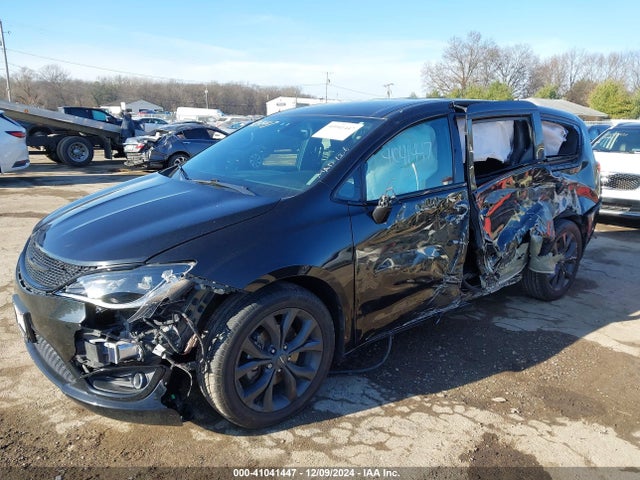 2C4RC1FG4KR593492 Chrysler Pacifica Touring Plus