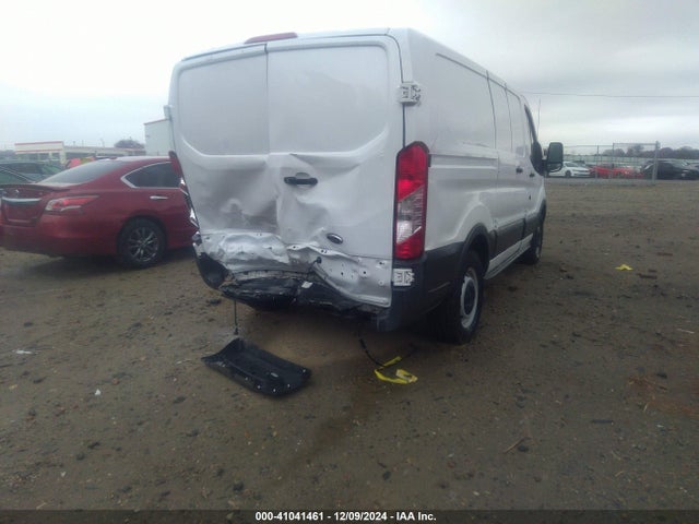 Ford Transit-150 2018 1FTYE1ZM0JKA53044 Image 4