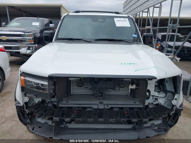 JTEABFAJXRK003591 Toyota Land Cruiser
