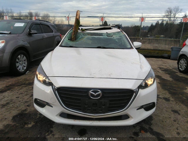 3MZBN1L32JM190823 Mazda Mazda3 Touring