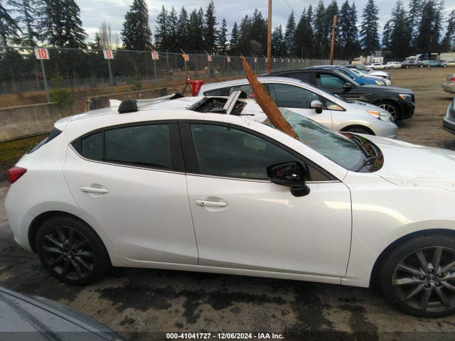 3MZBN1L32JM190823 Mazda Mazda3 Touring