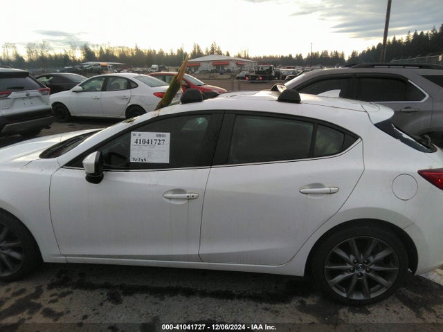 3MZBN1L32JM190823 Mazda Mazda3 Touring