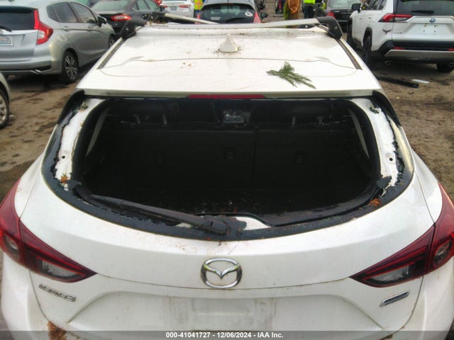 3MZBN1L32JM190823 Mazda Mazda3 Touring