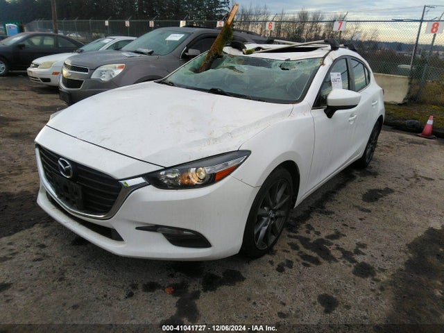 3MZBN1L32JM190823 Mazda Mazda3 Touring