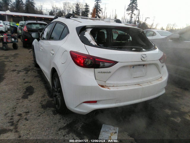 3MZBN1L32JM190823 Mazda Mazda3 Touring