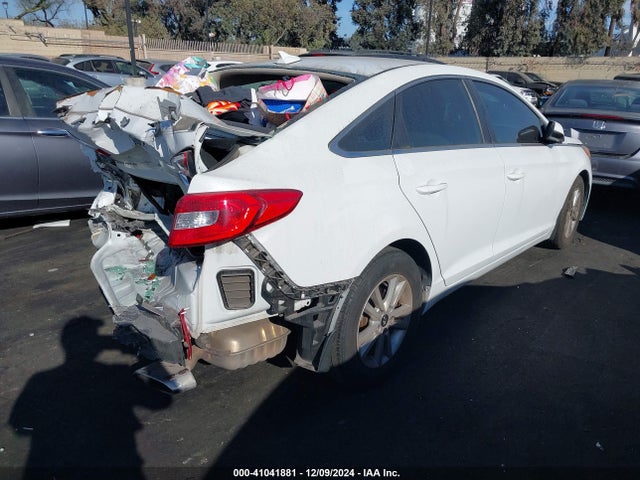 Hyundai SONATA SE 2015 5NPE24AF2FH187781 Image 4