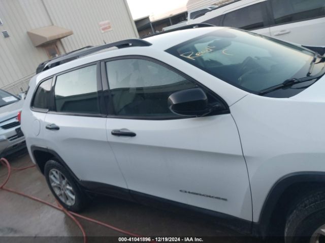 1C4PJLAB3FW684223 Jeep Cherokee Sport