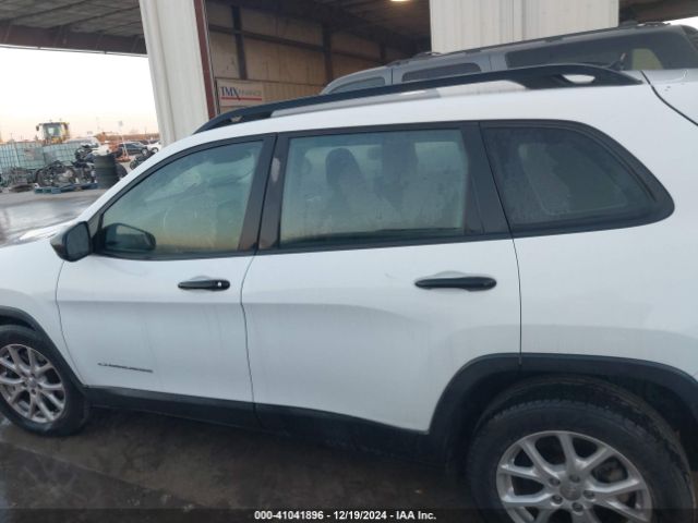 1C4PJLAB3FW684223 Jeep Cherokee Sport