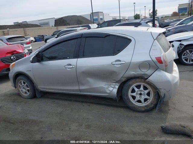 Toyota Prius C Two 2014 JTDKDTB38E1569377 Image 14
