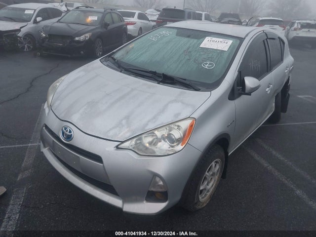 JTDKDTB38E1569377 Toyota Prius C Two