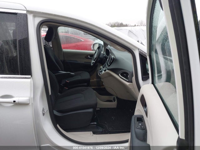 2C4RC1CGXRR145868 Chrysler Voyager Lx