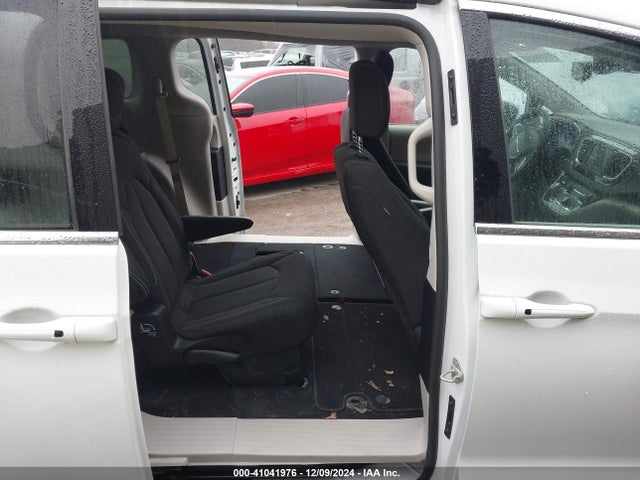 2C4RC1CGXRR145868 Chrysler Voyager Lx