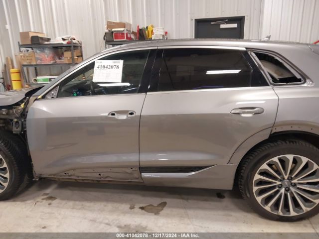 WA1VABGE0KB009444 Audi E-tron Premium Plus