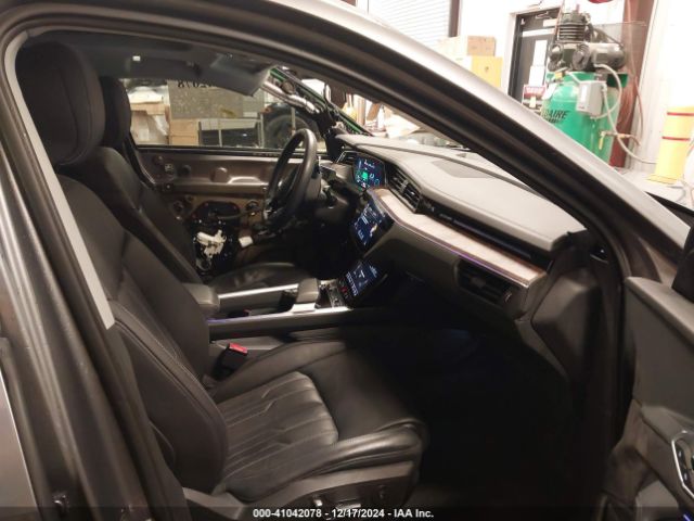 WA1VABGE0KB009444 Audi E-tron Premium Plus