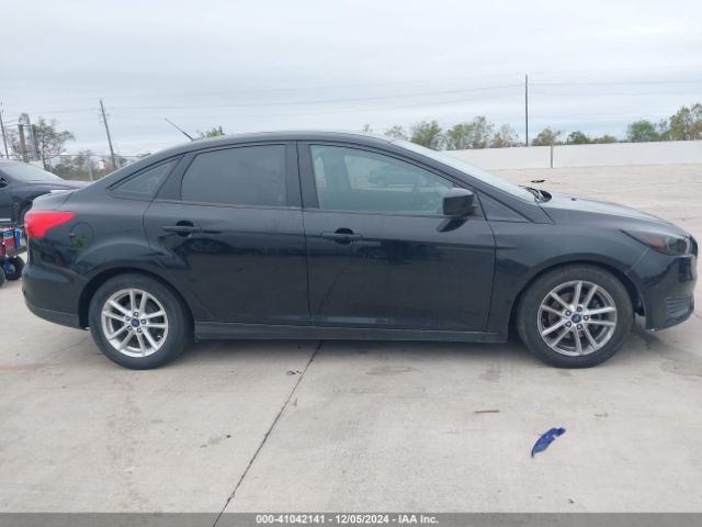 1FADP3F27JL255161 Ford FOCUS SE
