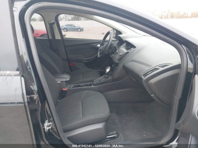 1FADP3F27JL255161 Ford FOCUS SE