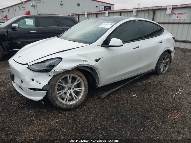2024 TESLA MODEL Y 7SAYGDEE9RF072391 Photo 1