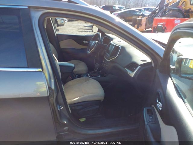 1C4PJMCS6HW509910 Jeep Cherokee Latitude 4x4