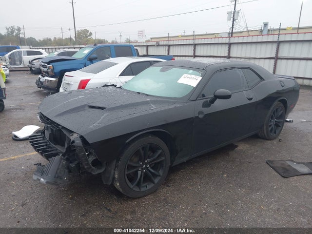 Dodge Challenger Sxt 2018 2C3CDZAG0JH246159 Image 2