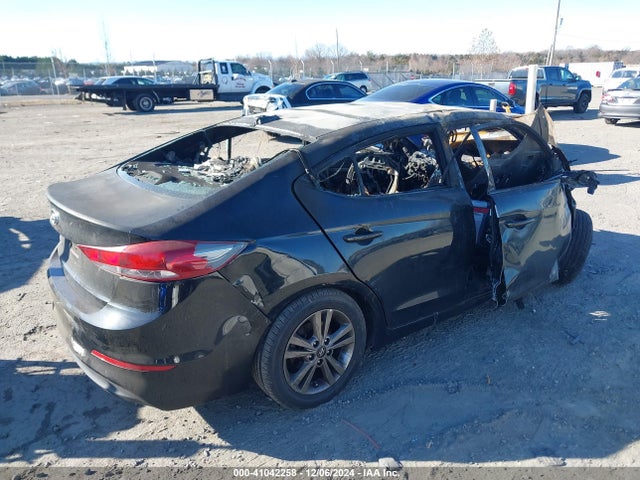 5NPD84LFXJH280855 Hyundai ELANTRA SEL