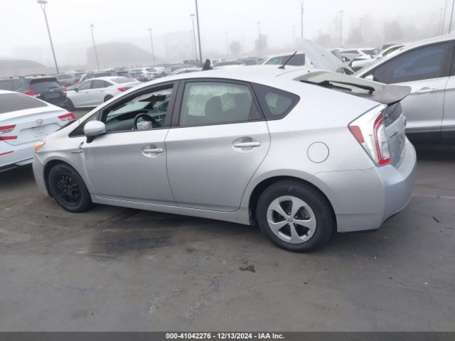 JTDKN3DU5F0483728 Toyota Prius Two