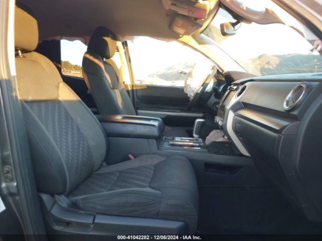 5TFUY5F14JX774476 Toyota Tundra Sr5 5.7l V8