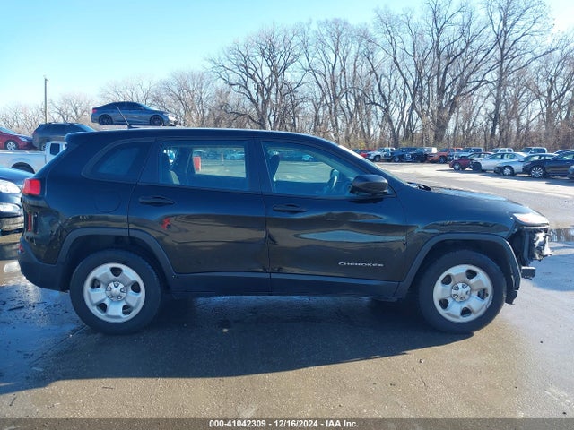 1C4PJMAB7GW142629 Jeep Cherokee Sport