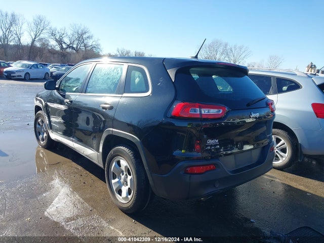 1C4PJMAB7GW142629 Jeep Cherokee Sport