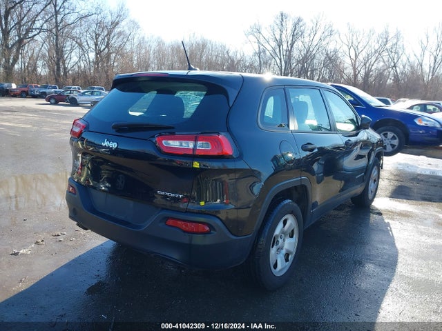 1C4PJMAB7GW142629 Jeep Cherokee Sport