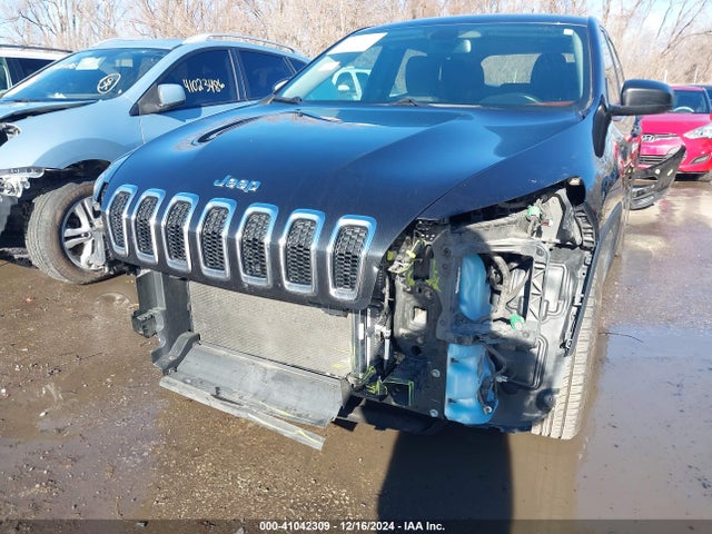 1C4PJMAB7GW142629 Jeep Cherokee Sport