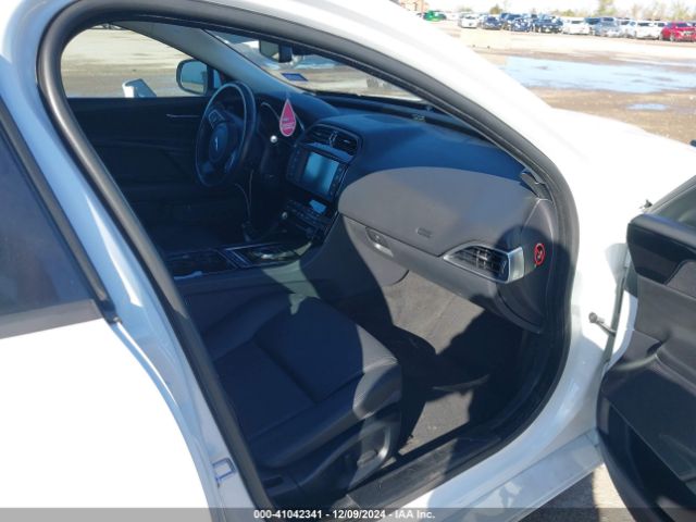 SAJAJ4BV7HA968945 Jaguar Xe 35t Premium