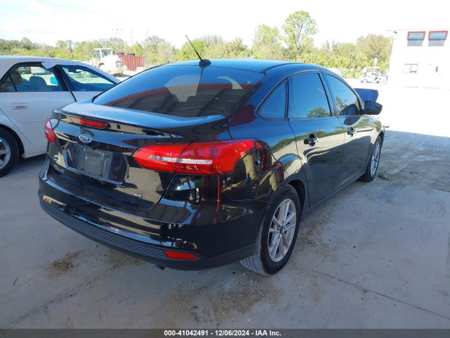 Ford FOCUS SE 2018 1FADP3F24JL294869 Image 4