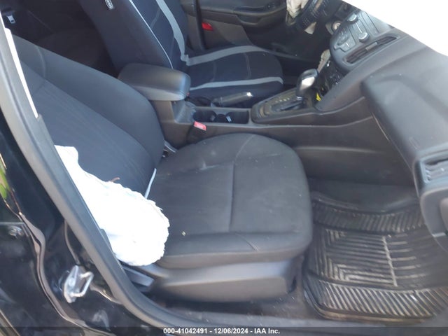 Ford FOCUS SE 2018 1FADP3F24JL294869 Image 5