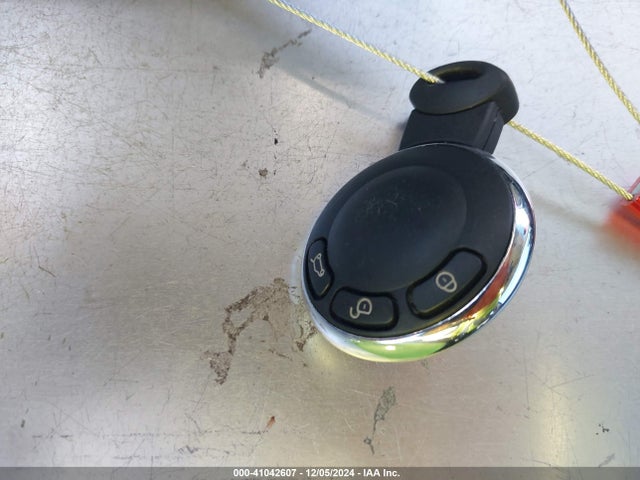 2008 MINI COOPER S CLUBMAN WMWMM335X8TP87447 Photo 10