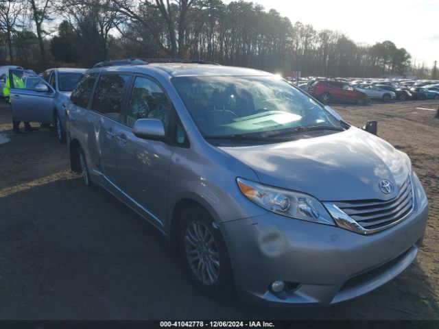 5TDYZ3DC2HS872655 Toyota Sienna Xle 8 Passenger